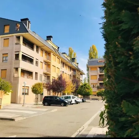 Apartamento Con Encanto Jaca Zewnętrze zdjęcie